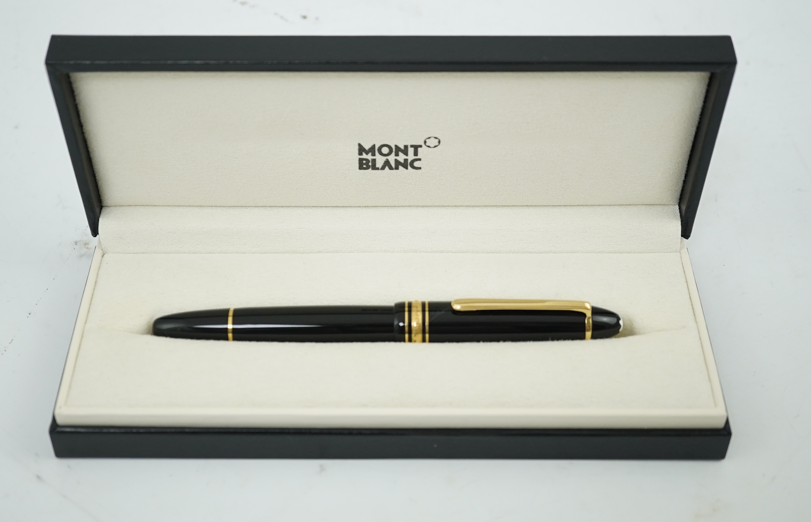 A Montblanc 146 fountain pen, boxed